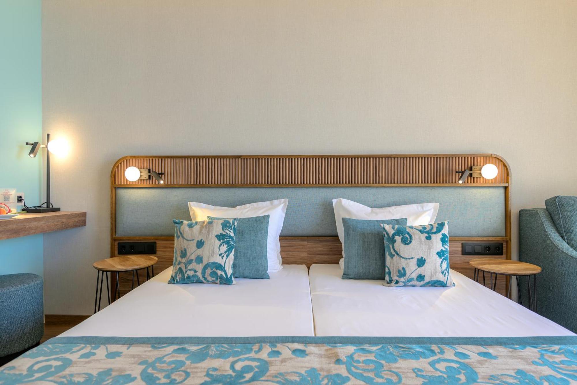 Kristal Hotel 4*